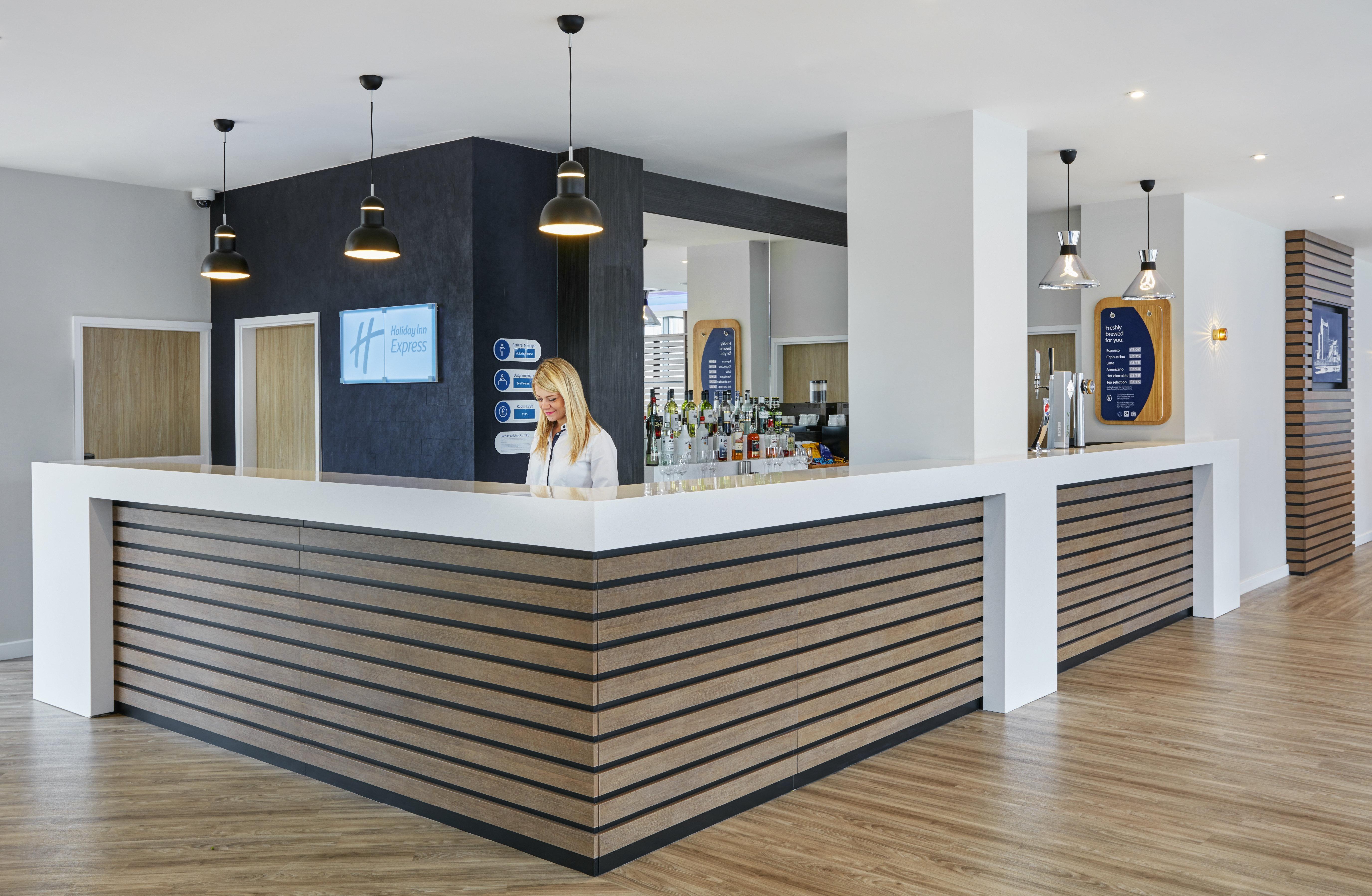 Holiday Inn Express Grimsby By Ihg Екстериор снимка
