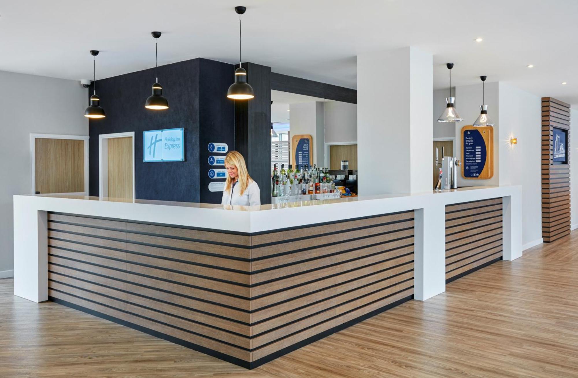 Holiday Inn Express Grimsby By Ihg Екстериор снимка